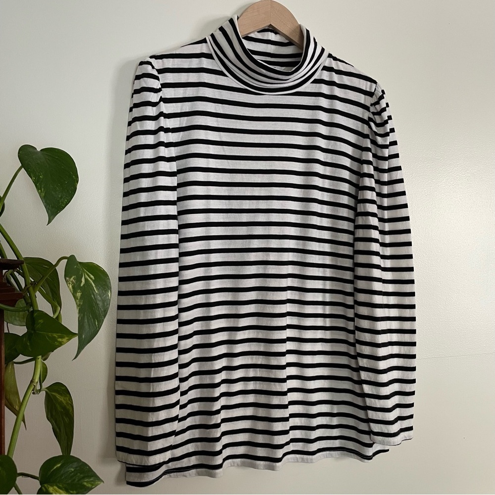 Crown & Ivy Black and White Striped Puff Shoulder Long Sleeve Turtleneck… - Picture 4 of 12